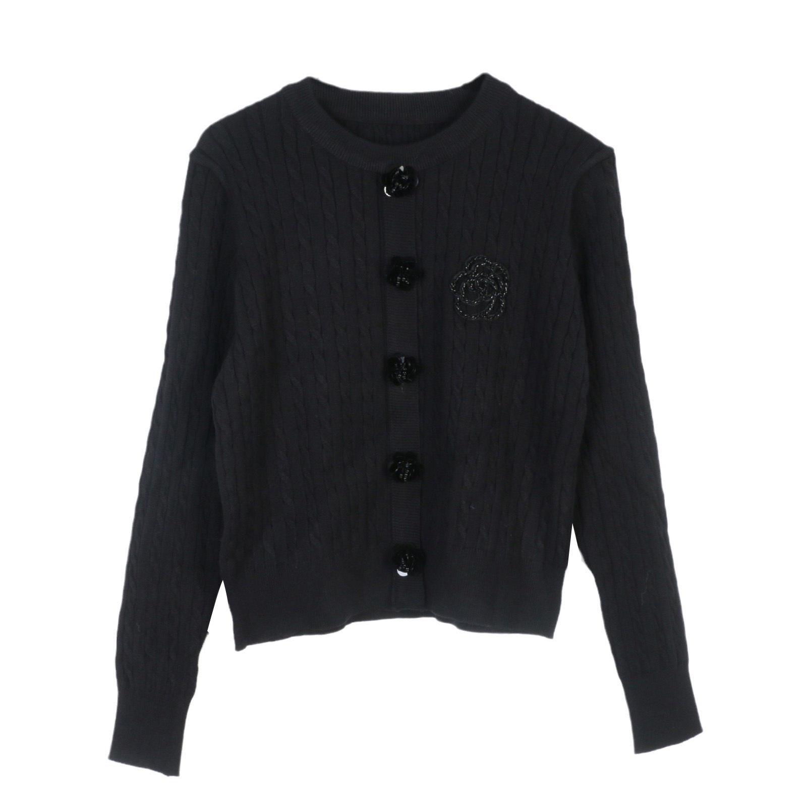 

2024 Осень/Зима Женский Приталенный Вязаный Кардиган с Вышивкой Камелий и Круглым Вырезом Large