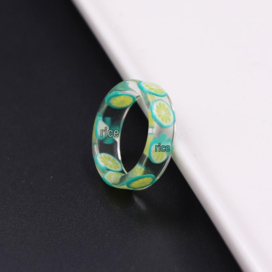 Barevný kreslený prsten z pryskyřice s ovocem a květinami - Roztomilá jahoda a okvětní lístky třešňového květu