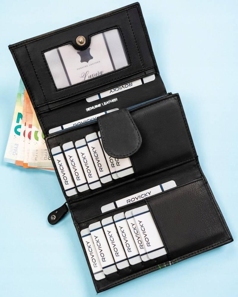 Pojemny, Skórzany Portfel Damski Na Zatrzask Ze Wzorem Pawich Piór - Rovicky