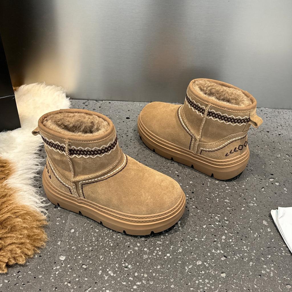 Leather snow boots women's winter new thickened and velvet short boots thick-soled non-slip warm and comfortable cotton shoes