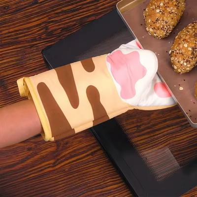 1pc Cute Cat Paw Oven Baking Anti Scalding Anti Slip Safe And Comfortable Thickened Insulated Gloves Microwave Insulated Glove
