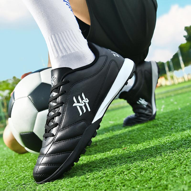 New Men High Ankle Outdoor Ultralight Football Boots Soccer Shoes Indoor High-quality Non-Slip Sports Shoes Futsal Non-Slip