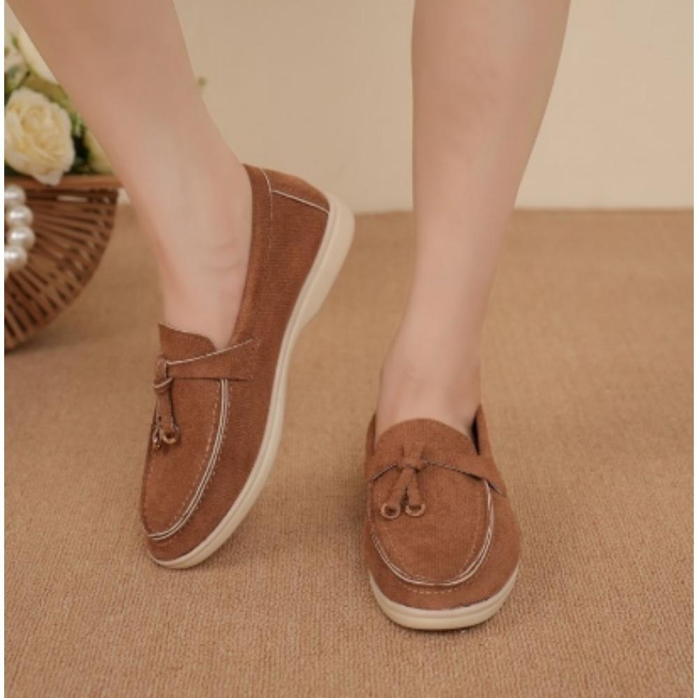 Nouvelles mules décontractées à fond plat avec serrure et pompon, mocassins à la mode pour femmes, chaussures simples de marque avec boucle en métal, pantoufles confortables à enfiler