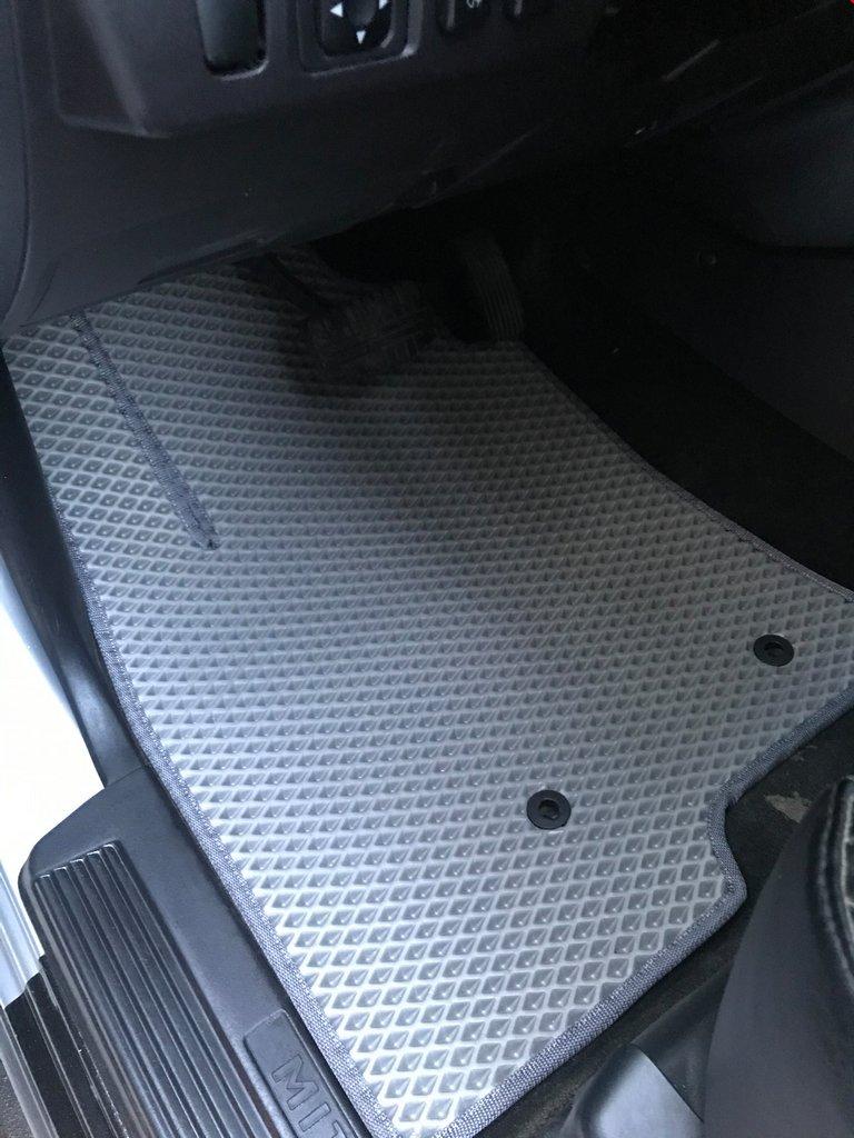 

Килимки EVA (сірі) для Mitsubishi Pajero Sport 2008-2015 рр.