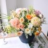 Fleurs Artificielles Haute Simulation Pétales en Soie Toucher Réel Tiges en Fil de Fer Réglables Roses Mixtes Hortensias Marguerites Sans Entretien Décoration de Maison Cadeaux