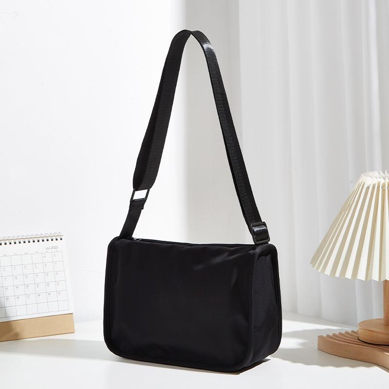 Niche design new women's bag simple sports style shoulder bag solid color Oxford cloth small square bag trendy messenger bag