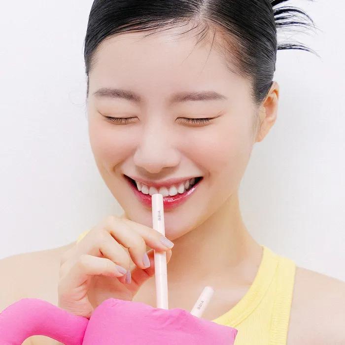 

Последний карандаш-пудра 02 Banana Milk