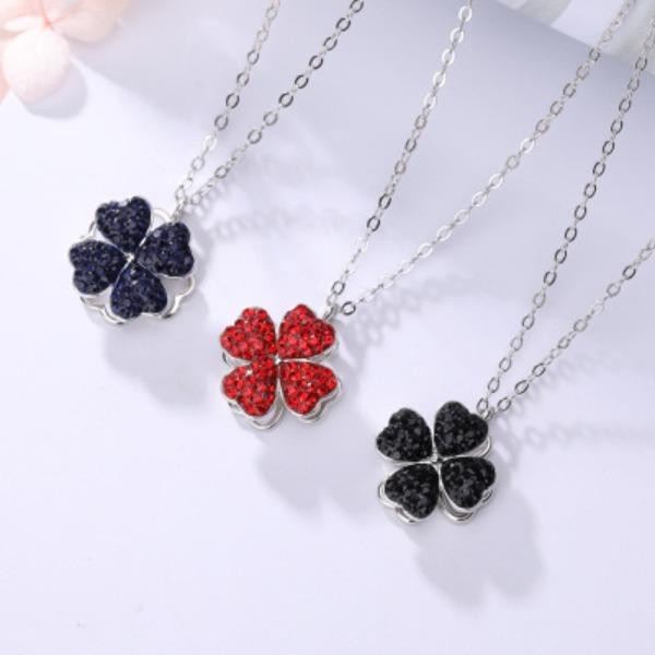 Rotating Four Leaf Grass Necklace for Women's Light Luxury, Simple and Versatile Fashion Love Set