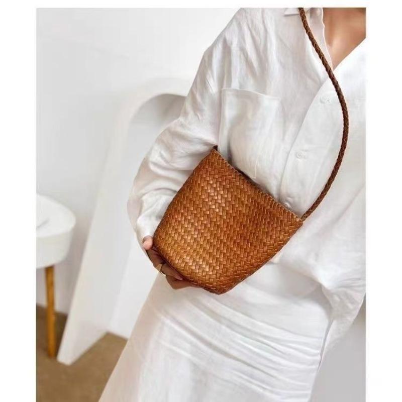 Woven Casual French Bag, New Large-capacity Trend Single Shoulder Niche Texture Bucket, Women's Bag After Delivery