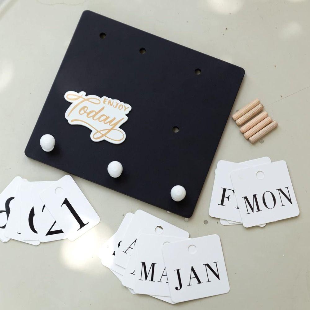 Wall-mounted Perpetual Calendar Ornaments Adjustable DIY Calendar with Hooks Bedroom