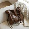 Women's Leather Tote Bag Metal Chain Strap Drawstring Design Retro Large Capacity Commuter Shoulder Bag Fashion Handbag 2025