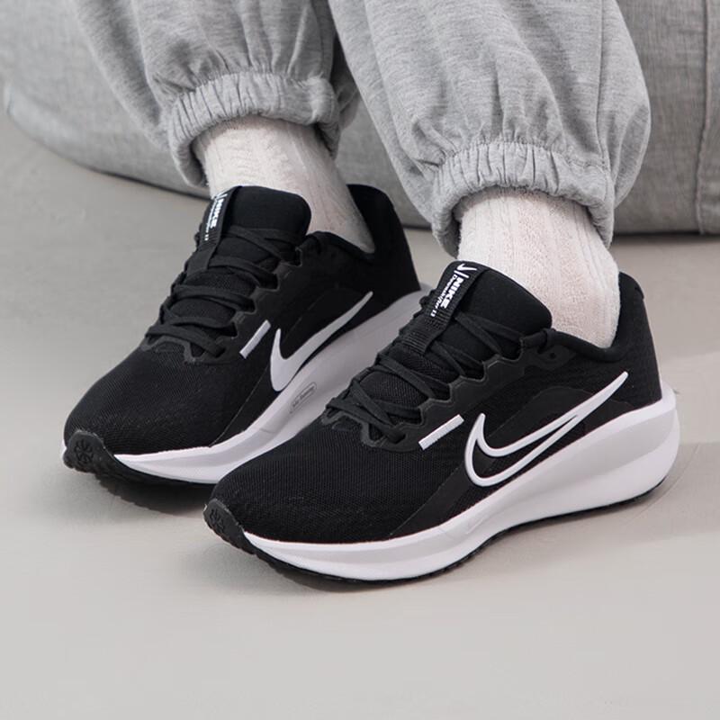 Женские беговые кроссовки Nike 7/24 6