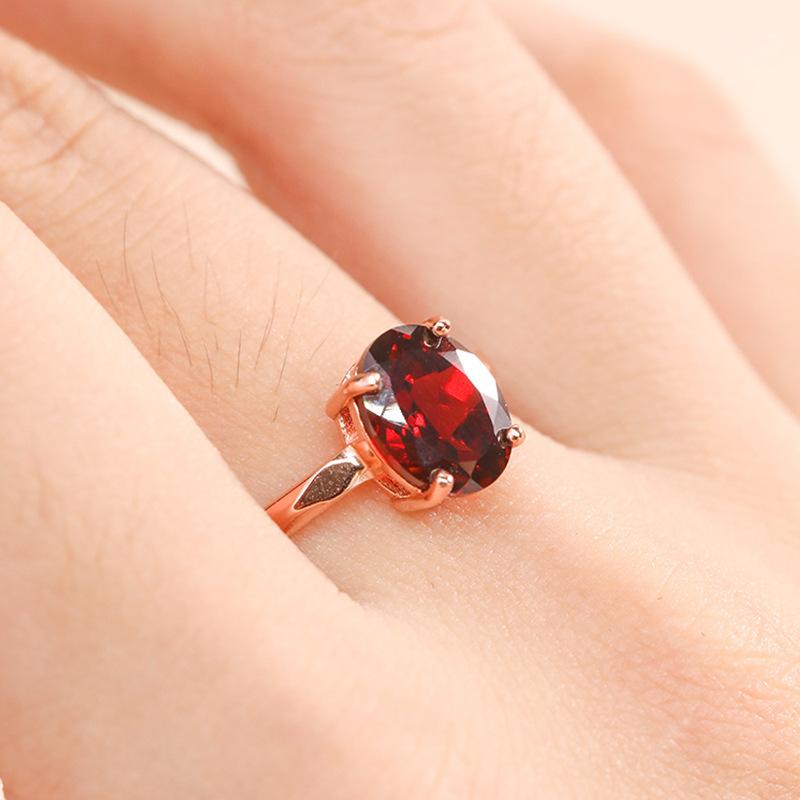 Inlaid 7 * 9Mm Round Imitation Natural Garnet Ring Women'S Rose Gold Plated Ring