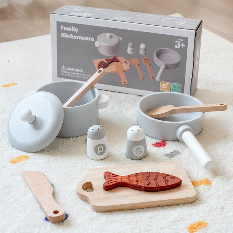 Kids' Wooden Cooking Set: Pretend Play Pots, Pans, and Utensils for Fun Simulation Cooking