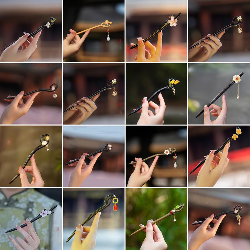 Elegant Ebony Flower Hairpin for Women – Ancient Style, High-End Feel, Simple Chinese Design, Perfect for Daily Use.
