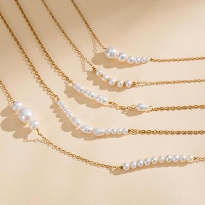Elegant Gradient Freshwater Pearl Necklace: Fashionable 18K Gold-Plated Titanium Clavicle Chain, Long-Lasting and Versatile Design.