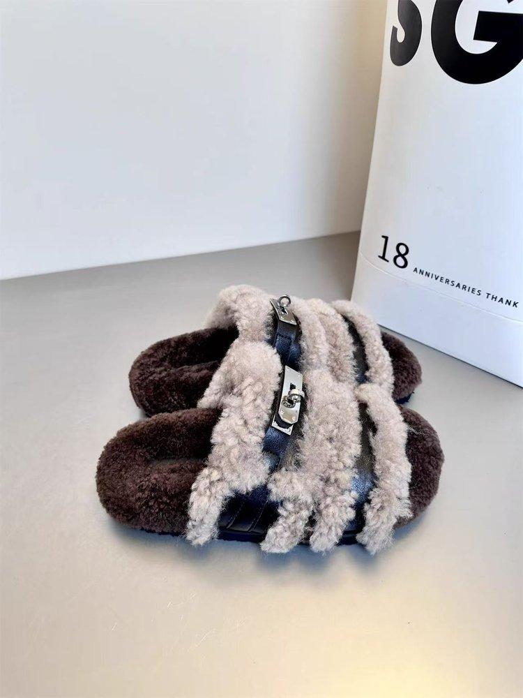 European lamb wool shoes, metal buckle buckle open-toe slippers, and thick-soled Boken slippers 2025 new models
