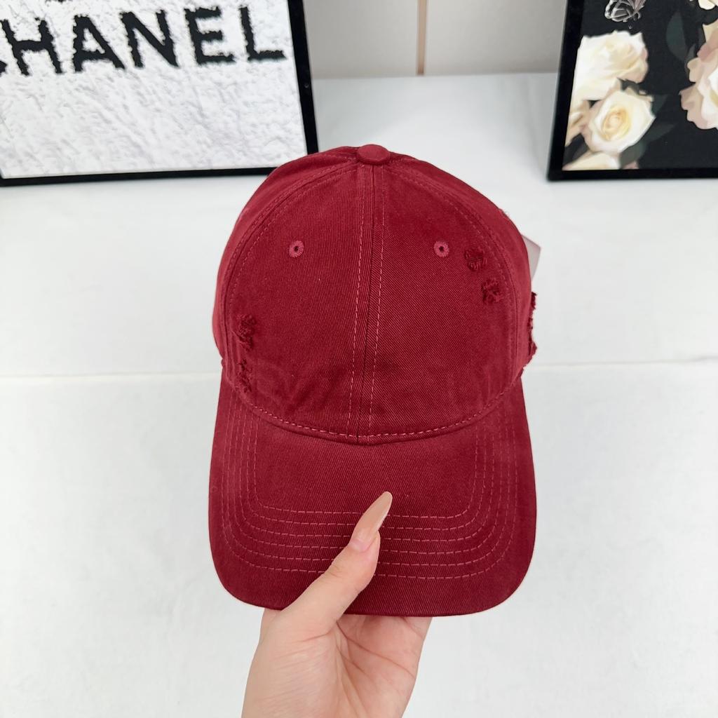 Baseball cap, ripped old peaked cap, hat for women 2025 fashion trend, wide brim, big face, small face