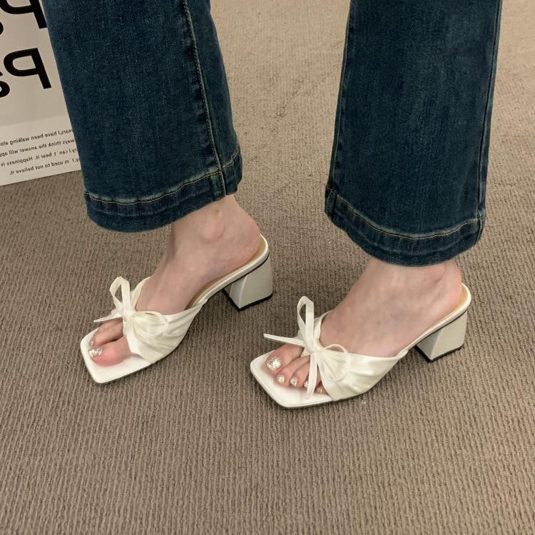 French High-end Satin Bow Thick Heel Cool Slippers Women's Wear 2025 New Summer Open-toed High Heels