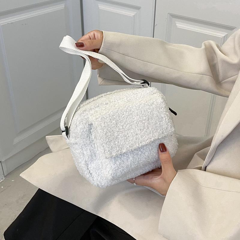 

Женская сумка через плечо из плюшевой ткани, маленькая модная зимняя женская сумка из овечьей шерсти с пушистым мехом, дизайнерские сумки белый