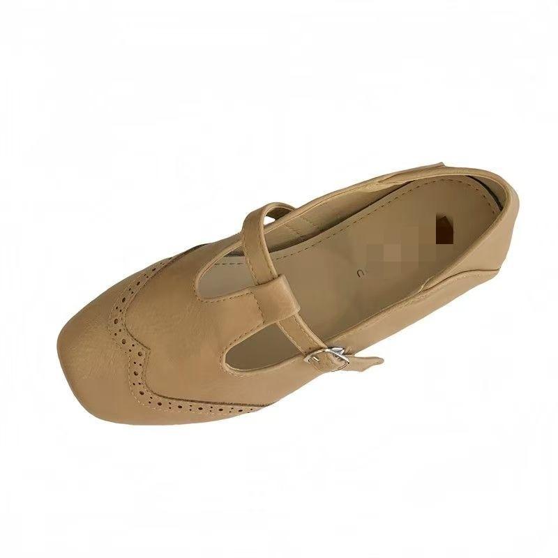 Retro flat-soled T-buckle single shoes, small leather shoes, autumn new British style engraved Mary Jane shoes