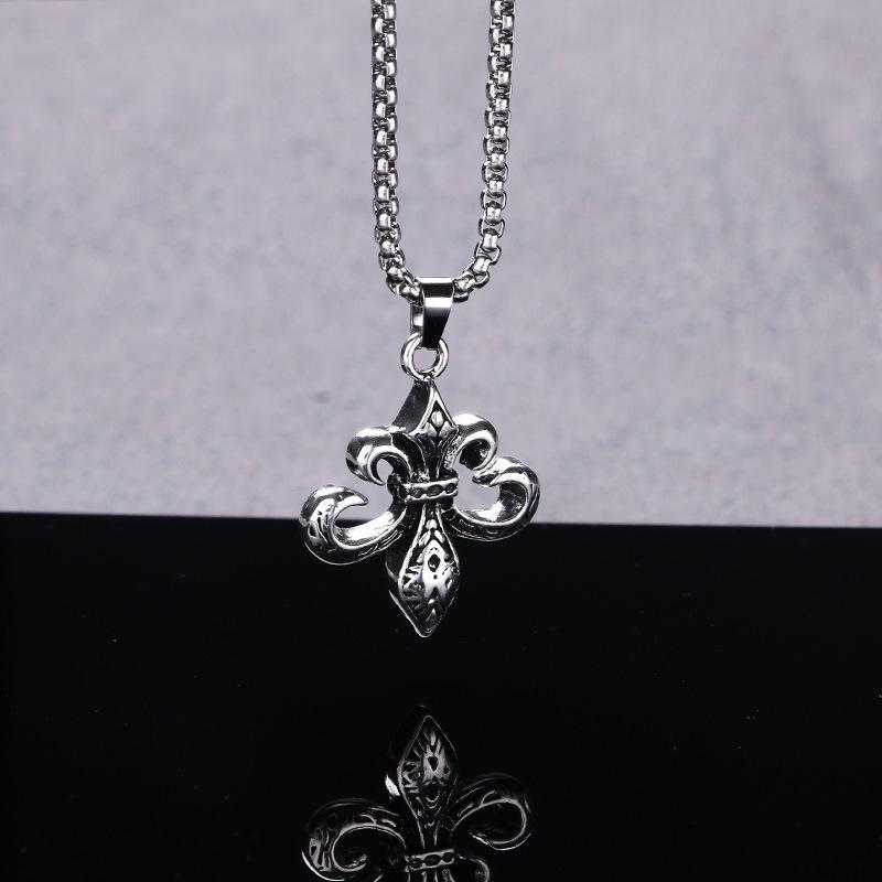 Retro Cross Necklace: Versatile Long Pendant for Men and Women – Sweater Chain and Hip-Hop Accessory