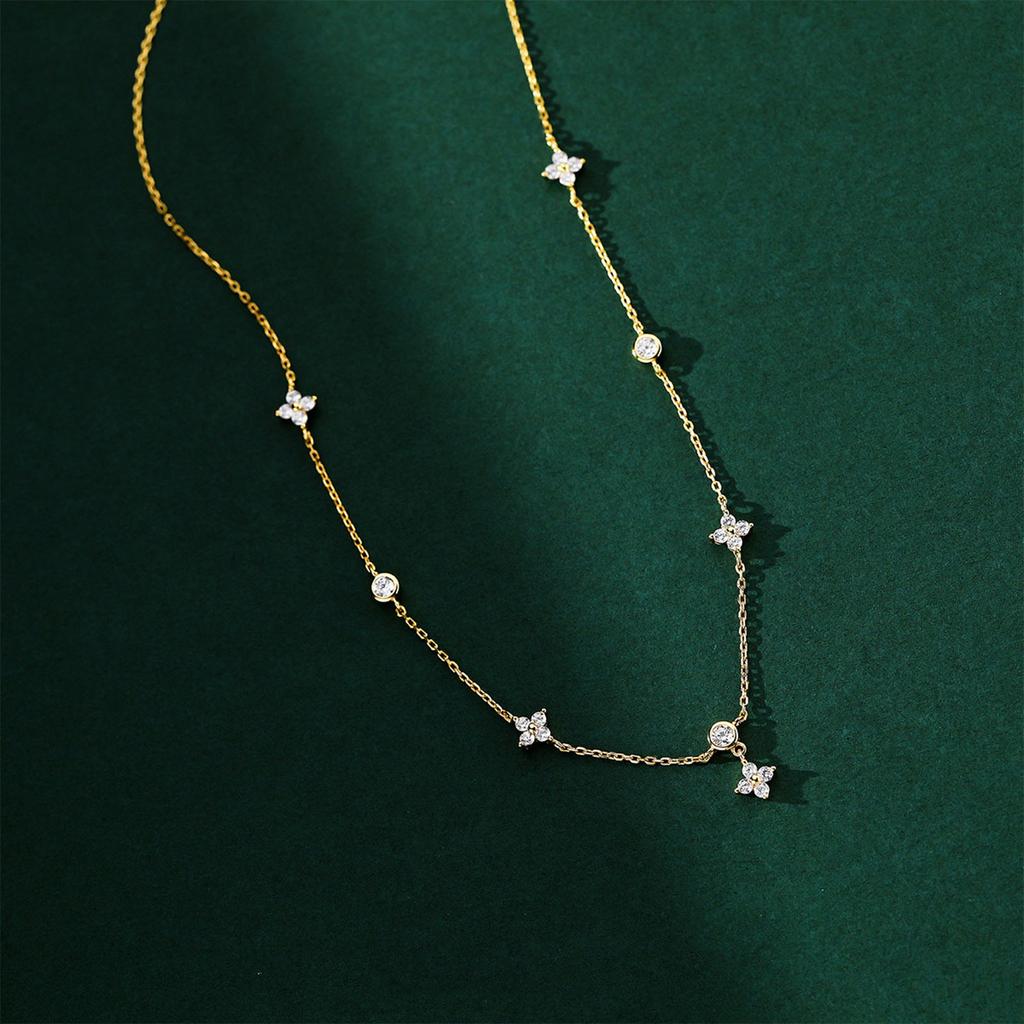 Copper Plated Luxury Long Lace Ankle Chain for Women Four-leaf Clover Design Dainty Trendy Lockbone Necklace Elegant