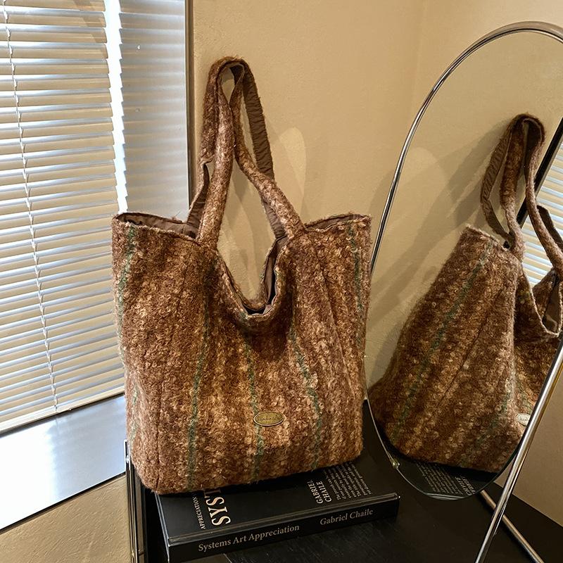 Woolen Bag Women's Large-capacity New Autumn and Winter Versatile Shoulder Shopping Bag Class Commuter Tote Bag