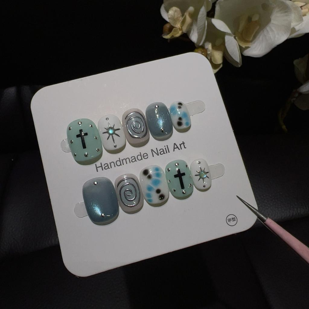 10Pcs Green Cat Eye Handmade Press On Nails Short Simple Fake Nails Artificial Nail Tips