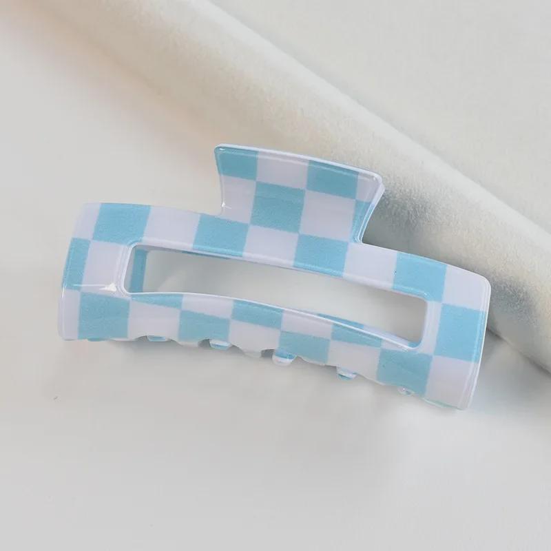 Chic Checkered Hair Clip: Sweet, Textured, Medium Shark Style