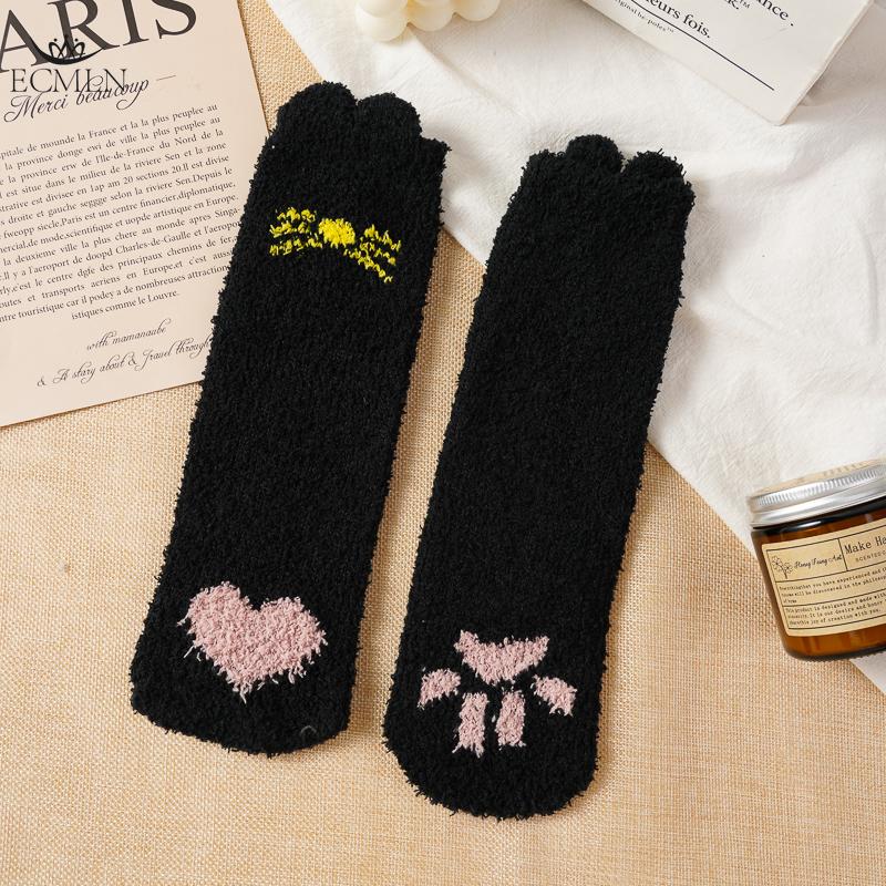5 Pairs Thick Warm Mid-calf Socks for Womensmall Ear Flaps Socks for Home Autumn/Winter Coral Fleece Socks