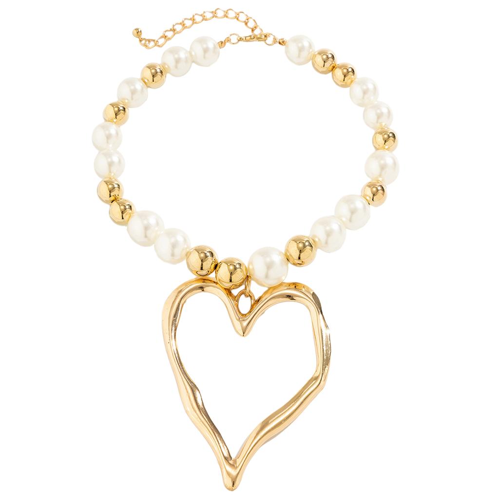 Unique Irregular Heart Pendant Necklace Fashionable Beads Necklace Stylish Neck Jewelry Suitable for Various Occasions