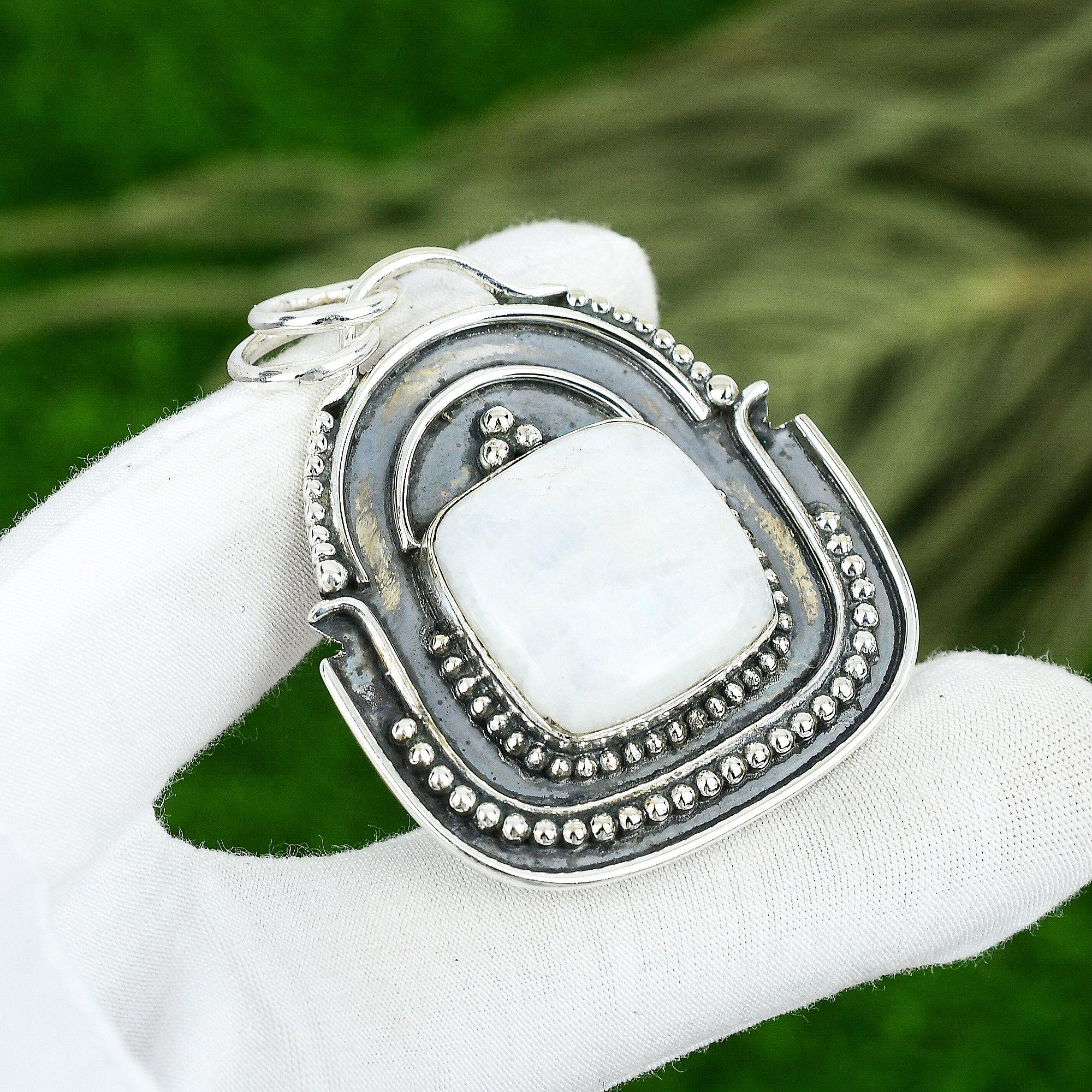 

Friendship Day Deal 925 Silver Rainbow Moonstone Gemstone Mother Pendant Jewelry