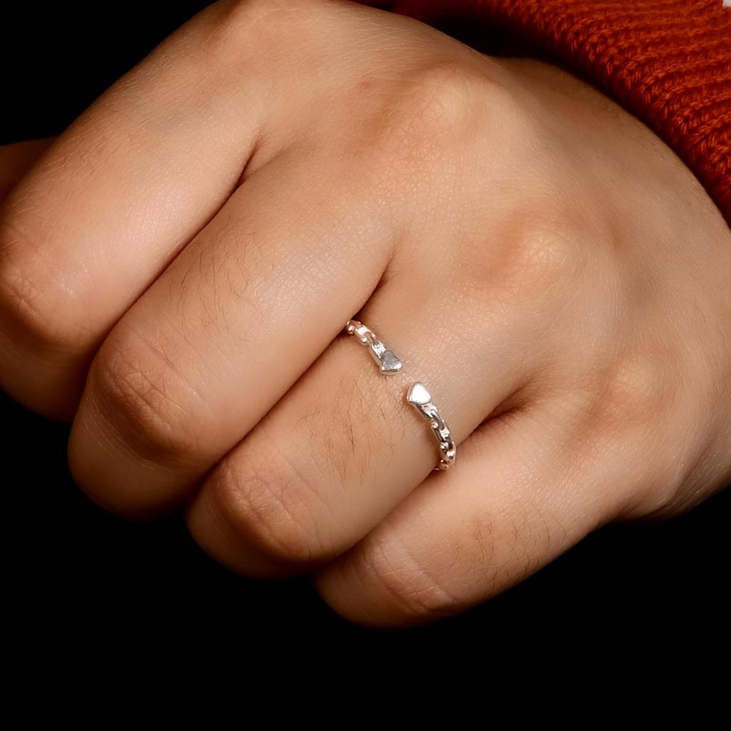 Minimalist Heart Chain Ring,  925 Sterling Silver Open Link Ring – Adjustable Dainty Heart Band, Gift for Love, Anniversary, Gifts for Love.
