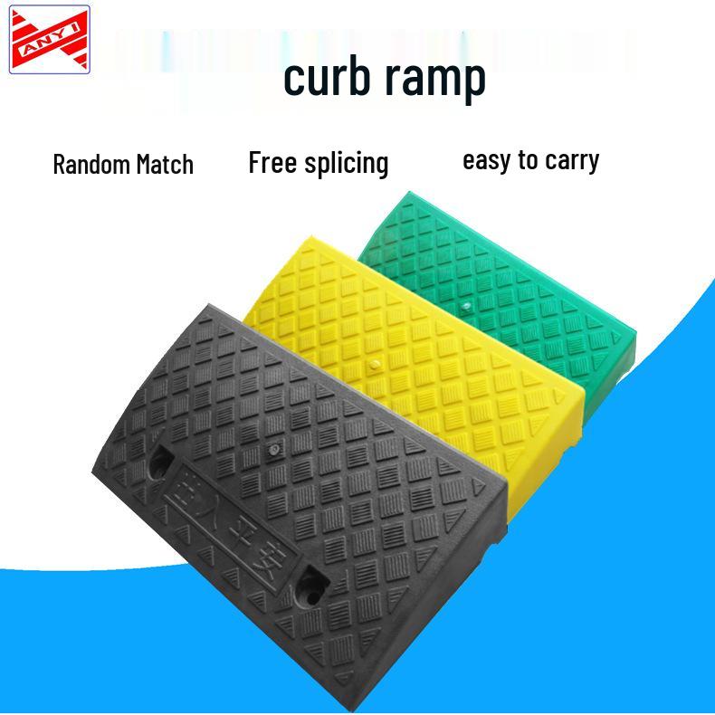 Portable Plastic Triangular Curb Ramp for Cars and Homes