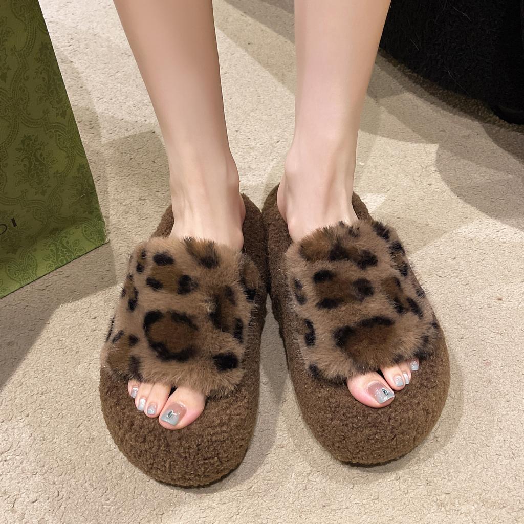 2025 autumn new Korean version leopard print thick-bottomed fluffy slippers women wear open-toed plush indoor cotton slippers small size