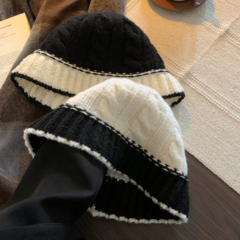 In Autumn and Winter Korean Style Black Woolen Hats Are Versatile and Can Make Your Face Look Good Small Knitted Hats Are Trendy