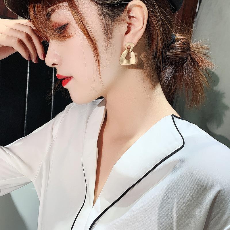 Silver Needle Metal Design Earrings Irregular Circle Geometric Stud Earrings Women's Exaggerated Niche Retro Cold Wind Earrings