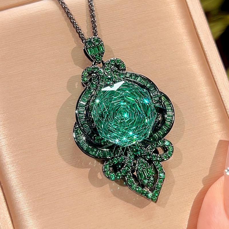 

Ювелирные изделия Медное основание Позолоченная Имитация Красного Корунда Черное Золото Ретро Легкая Роскошь Подвеска Главный Камень 16 мм