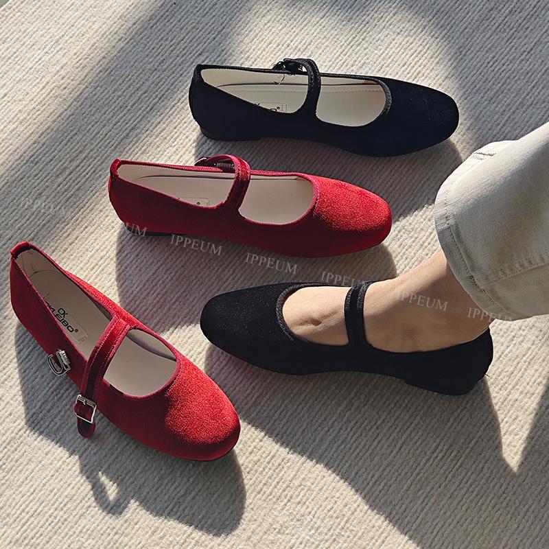 IPPEUM Red Velvet Ballet Flats Shoes Women Buckle Round Toe Ballerinas Zapatos Mujer Mary Janes Shoes