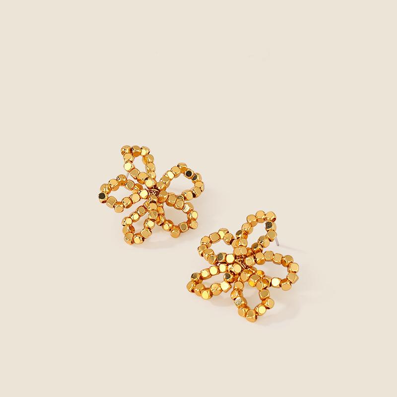 18k Flower Earrings Personalized Simple Temperament Stud Earrings Versatile Fashion High Sense Earrings Women