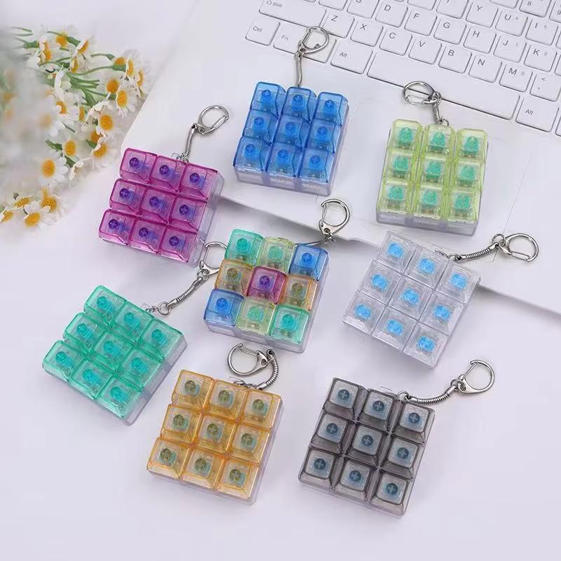 4/9 Keys LED Keyboard Keychain Fidget Toys Crystal Clicker Sensory Toy for Stress Relief Keyboard Keychain Fidget Gadget