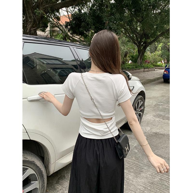 Kurzes T-Shirt Sommer Rücken Hohl Design Sinn Schlank Falten Taille Kurzärmeliges Oberteil Frauen