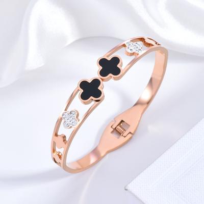 Modisches roségoldenes Kleeblatt-Armband aus Edelstahl mit Vergoldung und Diamanteinlage, lichtechtes Damenarmband