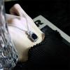 Collana di Zaffiri Blu Reale e Diamanti: Catena Lunga di Lusso con Chiusura a Moschettone per un Look Semplice ed Elegante
