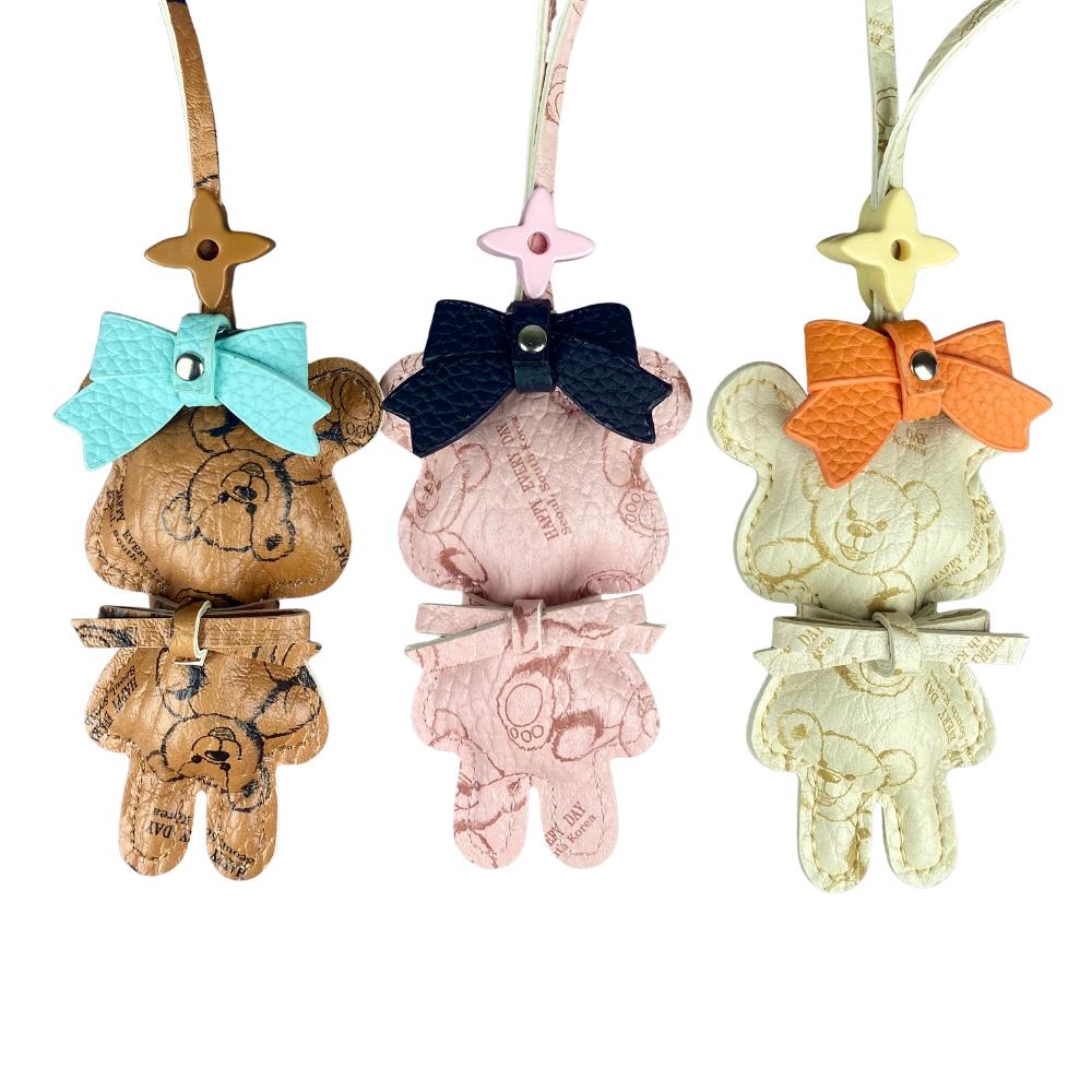 Handmade Leather Bear Bag Charm/Keychain-Detachable Leather Bow/Four-Leaf Clover Bead-PU Leather-Cute Animal Carrying Accessory