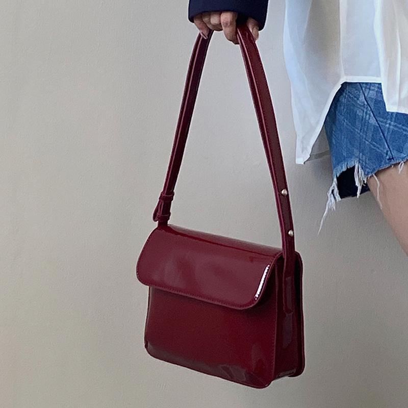 Retro lakované kožené kabelky přes rameno pro ženy Luxusní designová crossbody kabelka malá čtvercová kabelka Módní dámská kabelka do podpaží kabelka