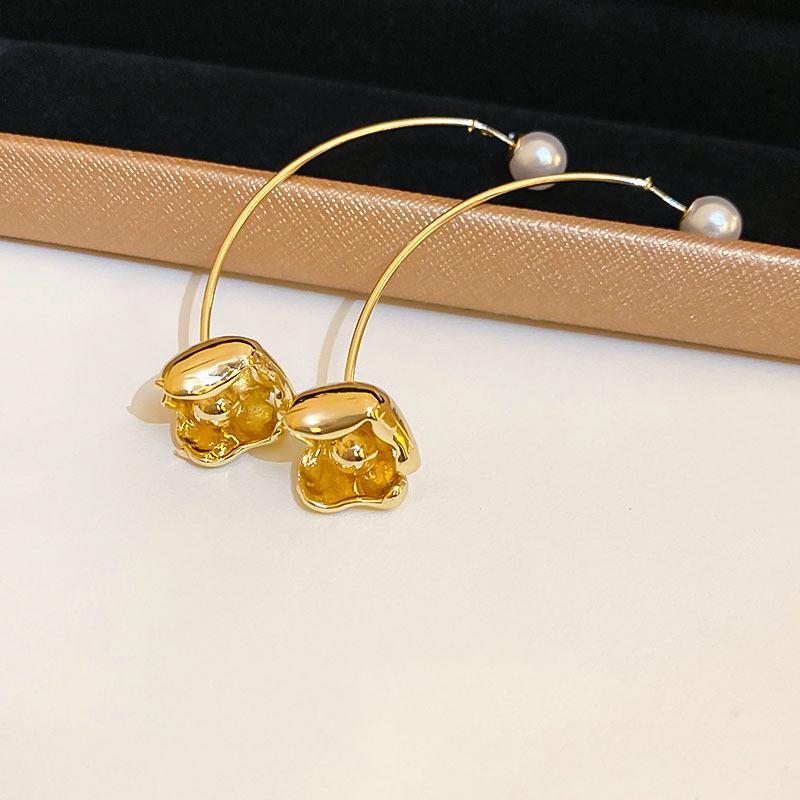 Elegant Faux Pearl & Metallic Flower Silver Earrings