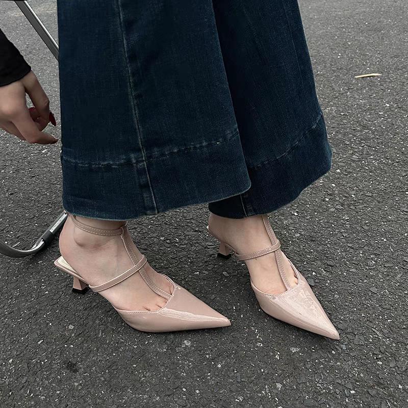 Fashion New Sexy Women's Sandals Summer Low Heel Pointed Thin Strap Strap Buckle Slippers Fashion Temperament Commuter Heel Sandals