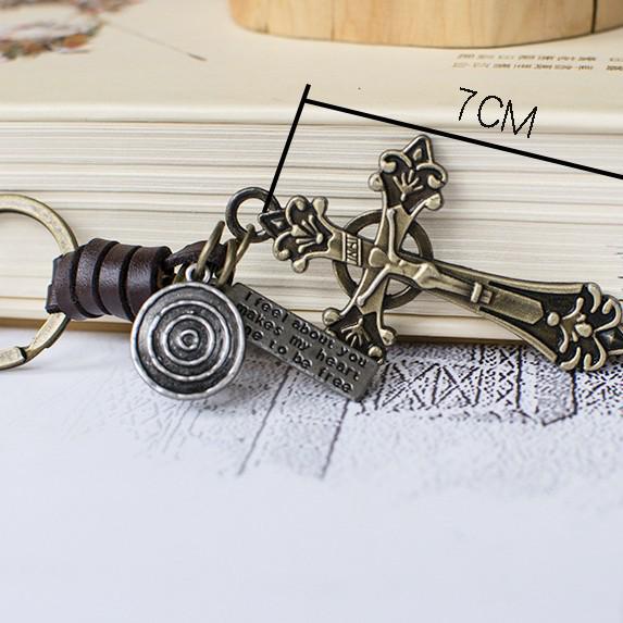 

Винтажный мужской кулон ручной работы из сплава под старинную бронзу с кожаным брелоком